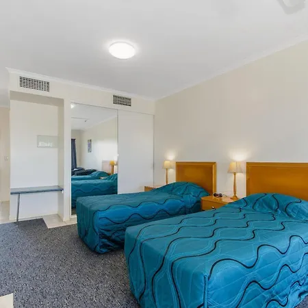 Madison Ocean Breeze Apartments Townsville Exterior photo